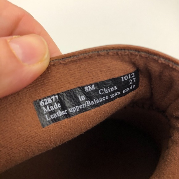 Sold Clark’s Brown leather ankle booties size 8 - Picture 6 of 10